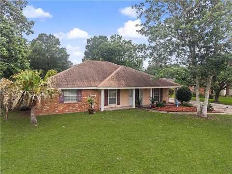 202 Governors Court, Mandeville, LA home video tour