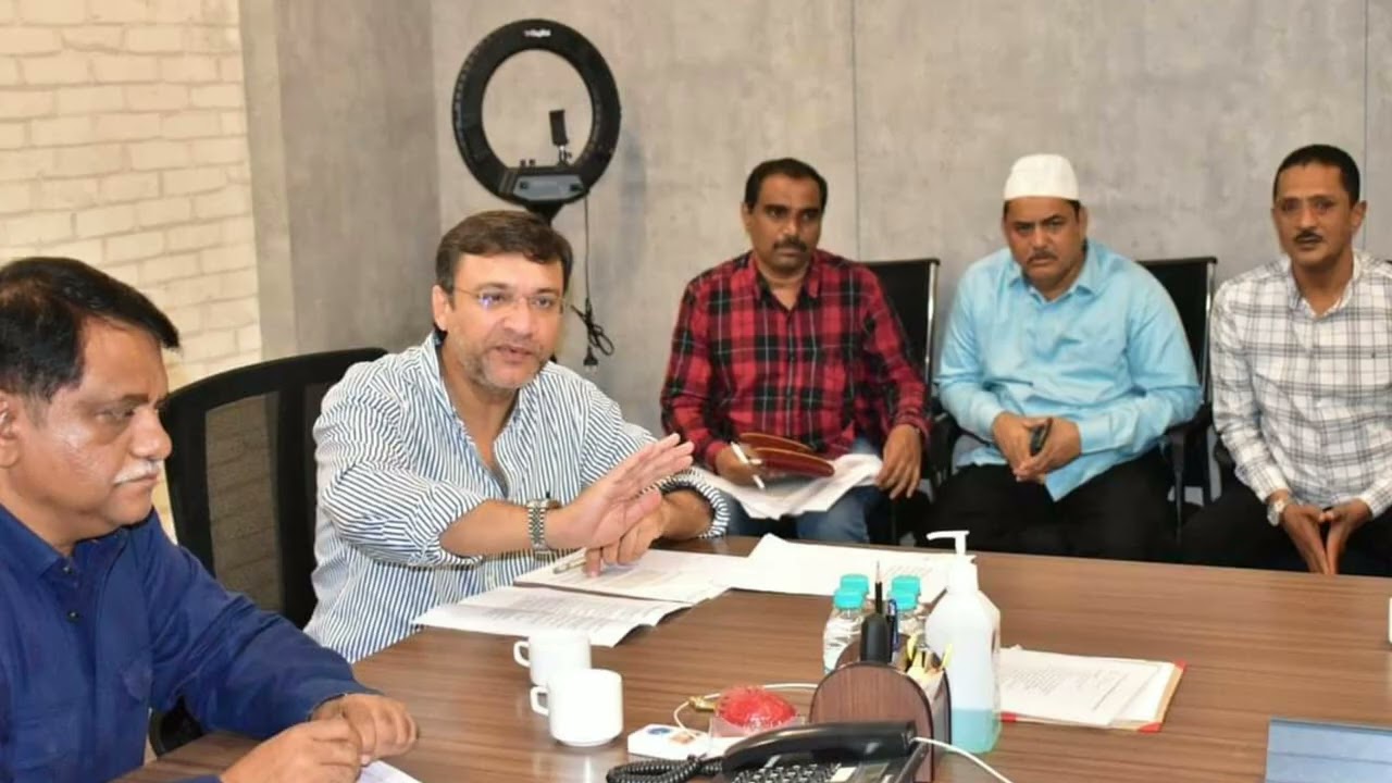 Akbaruddin Owaisi: Urges HMRL to take up Metro work to Old City Hyderabad