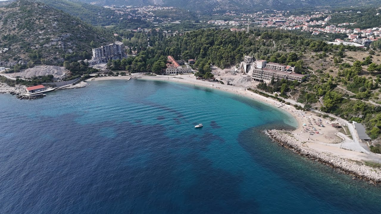 Plaža Kupari - Dubrovnik - rušenje hotela - gradi se prvi Four Season u Hrvatskoj - dron snimak