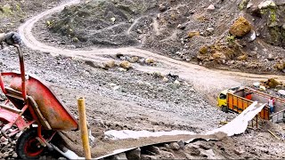 Download Lagu .Making a Sand Road Down into the Truck  MP3