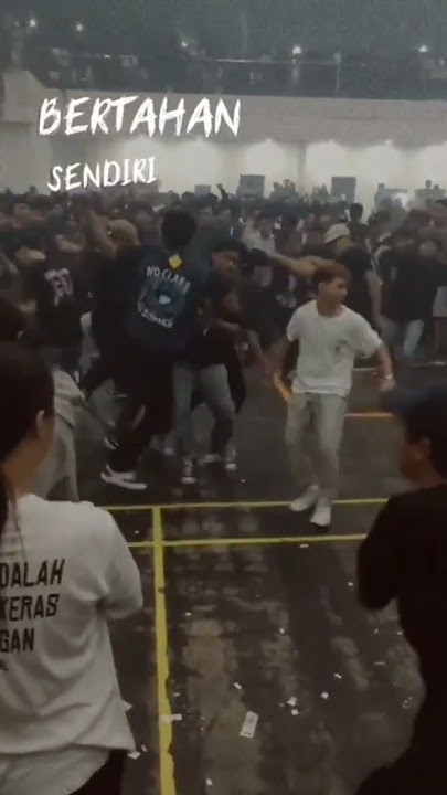 Moshing #Moshing #deadcore #hardcore #metal #musiclaki #vidioviral #musiccowok #shorts #mobilelegend