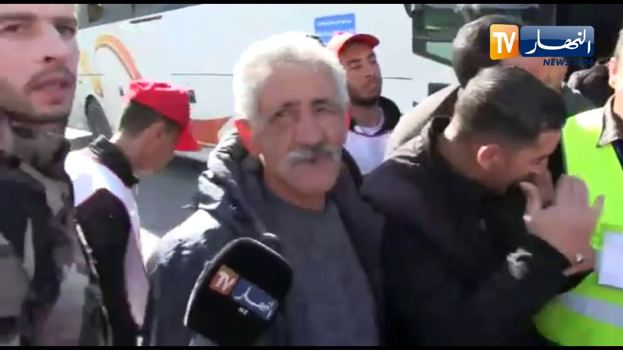 عين تموشنت نقاش حاد بين سائق حافلة، راكب وقابض حول اسباب حوادث المرور خلال الحملة التحسيسية للدرك