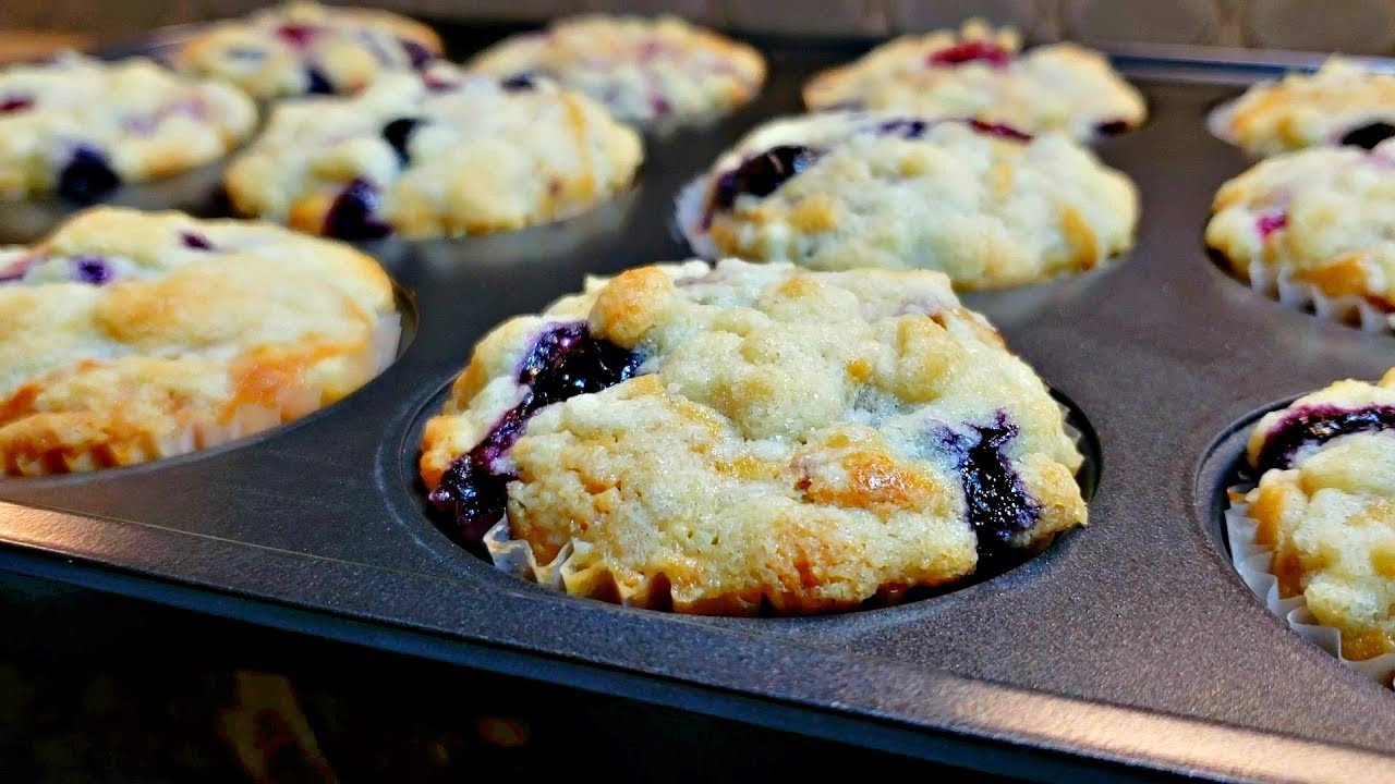 Extra SOFT BLUEBERRY MUFFINS Mixed Berry Crumble Muffins Recipe YouTube