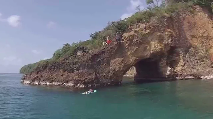 Honeymoon Cliff Jump
