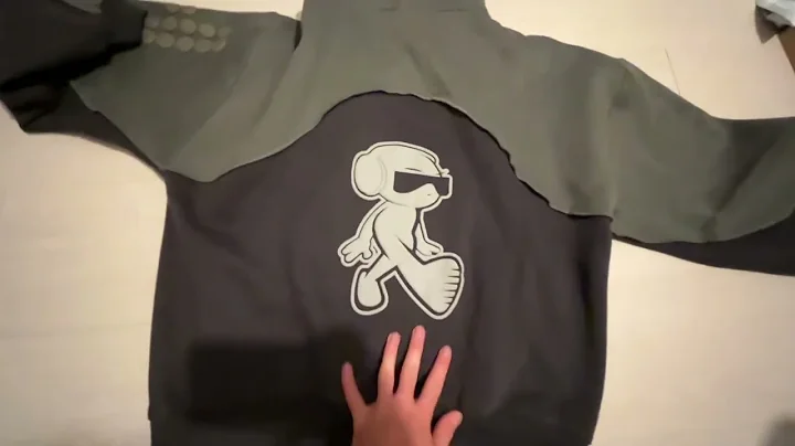 Unboxing du meilleur hoodie de 2022 (Huni by Mona ...