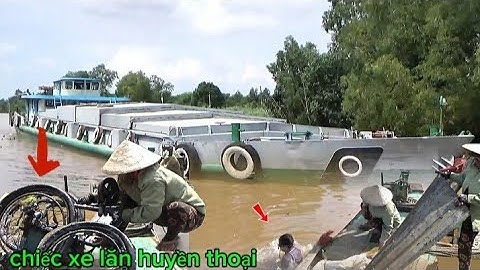 Duikers waren geschokt toen ze een rolstoel in de modder aantroffen.