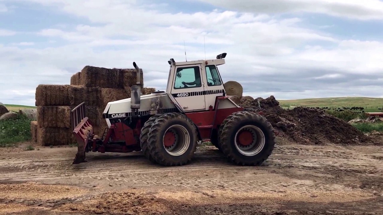 Case 4690 4WD w/Blade - YouTube