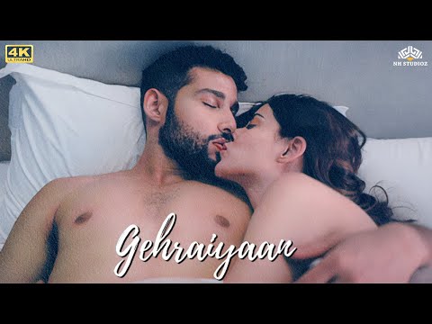 Gehraiyaan Movie Kiss Romance Scene Deepika Padukone Siddhant Chaturvedi