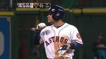 CLE@HOU: Altuve doubles to tie the Astros