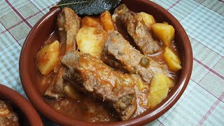 Guisado de Costillas con Patatas super fácil y rápido