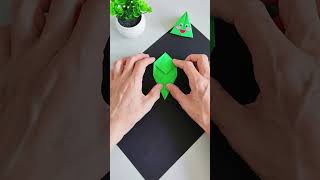 The Dragon Boat Festival is coming soon. Let’s make origami rice dumplings with your children. R