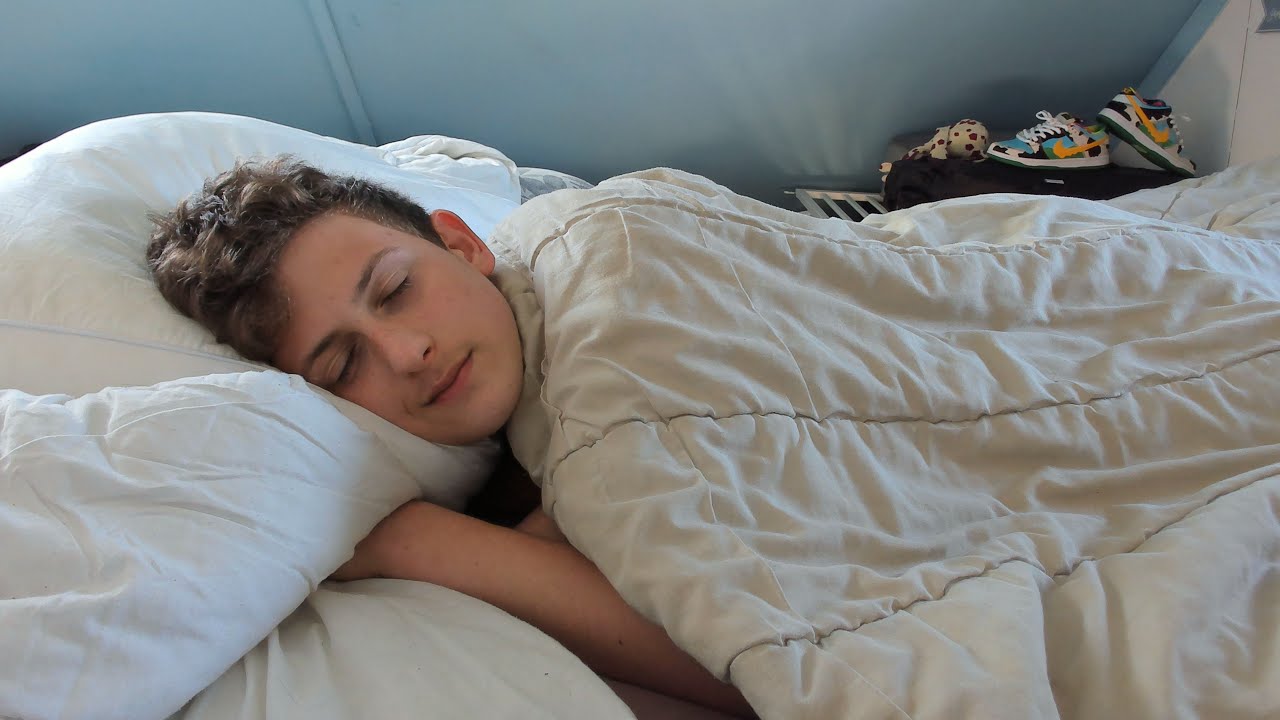ASMR sleep with Me ( in bed ) - YouTube