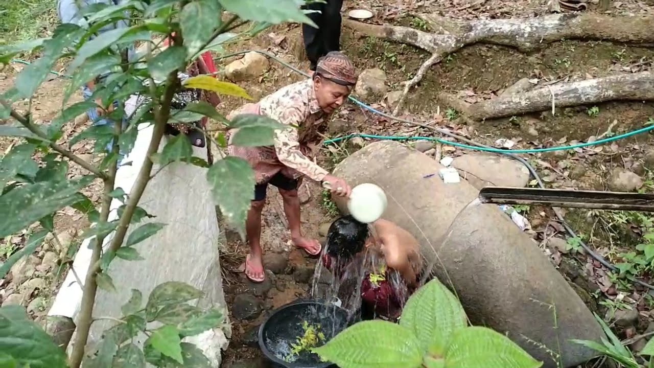 khitan adat jawa di indonesia || Javanese traditional circumcision