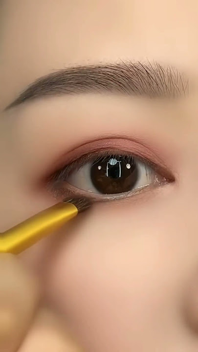 Everyday halo eye shadow tutorial 🌸#shorts #beautyframe #eyemakeuptutorial #eyeshadowtutorial