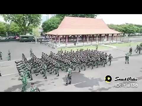 Defile TNI~AD menyanyikan lirik lagu yel-yel rindu abang rindu setengah mati#Dindaqsayang#