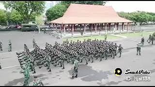 Defile TNI~AD menyanyikan lirik lagu yel-yel rindu abang rindu setengah mati#Dindaqsayang#