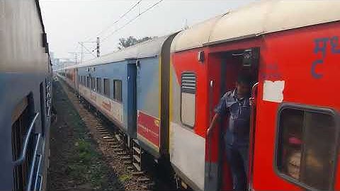 12126 Pune mumbai pragati express xing with Diva pen memu