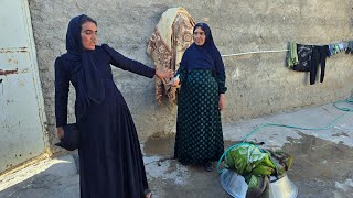 Download Lagu Khatoon's bitter embrace with her mother remains intact after a long time! MP3 Download Lagu Khatoon's bitter embrace with her mother remains intact after a long time! MP3