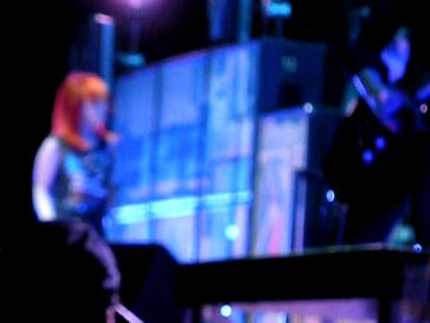 No Doubt & Paramore Tour: Pressure by Paramore