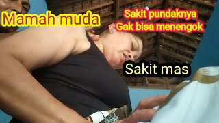 Pijat Mamah Muda Pundaknya Sakit Banget 😱 Gak Bisa Menengok, Akhirnya Dipijat Sampai Lega