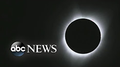 Crowds gather to witness solar eclipse in Oregon