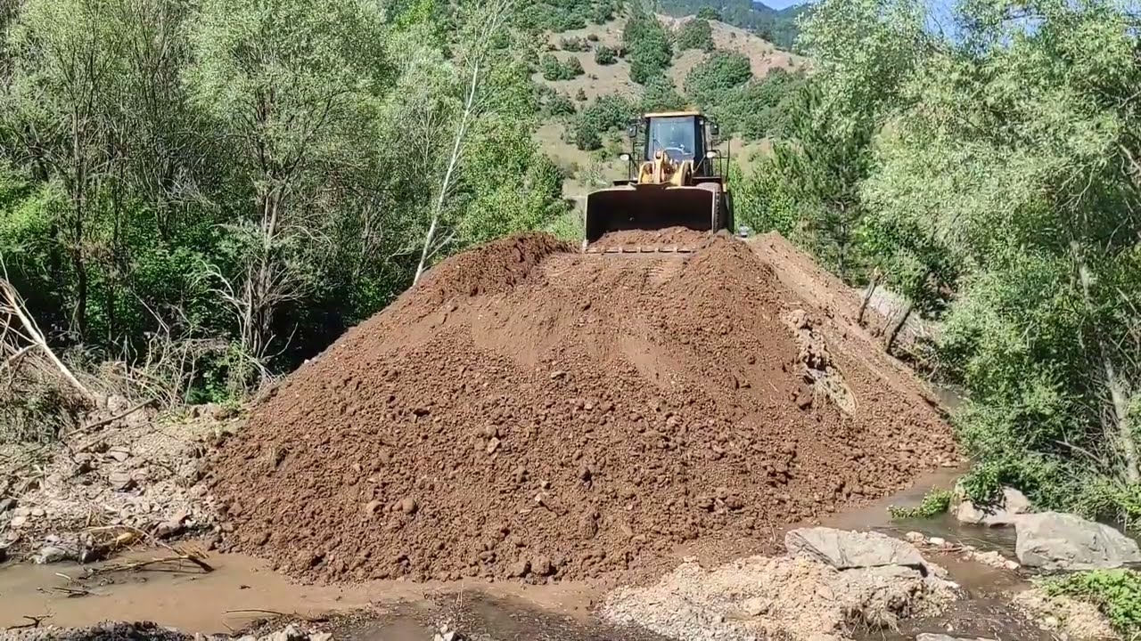 CAT LODER 950 TEK BAŞINA SULAMA BARAJI NASIL YAPILIR 