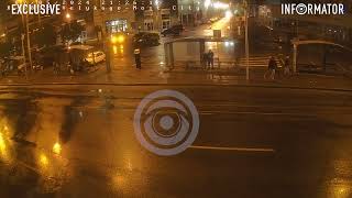 У Дніпрі біля "Мост-Сіті" Skoda врізалась у зупинку і ВАЗ та ледь не збила людей: відео моменту