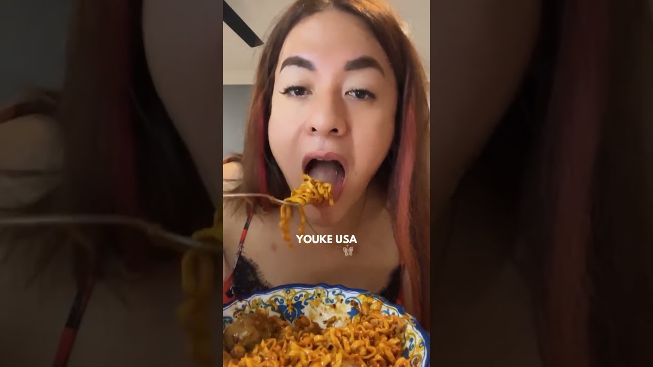 YOUKE USA MASK MIE GORENG KOK BANYAK BUMBUNYA ENAK BANGET KELIHATANYA