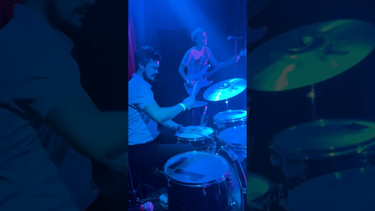 Guarda Death By Comet // Microplastic su YouTube Guarda Death By Comet // Microplastic su YouTube