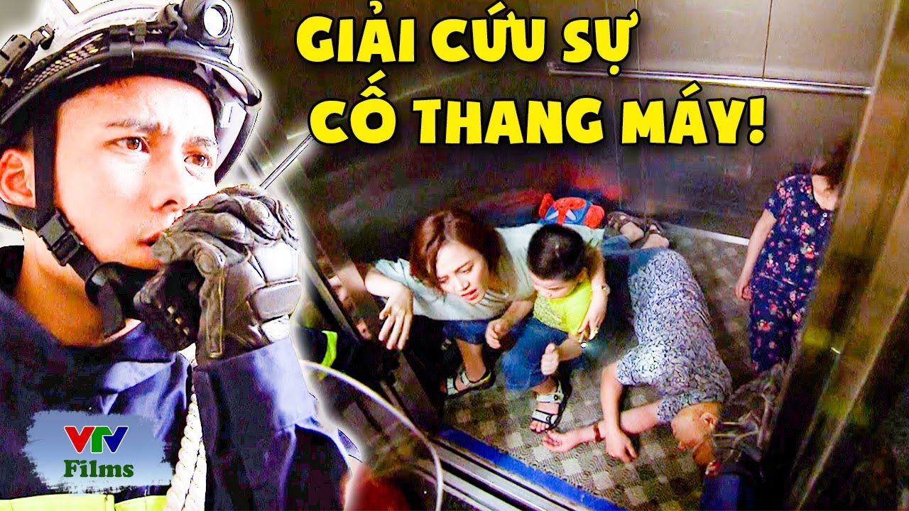 Các anh lính cứu hỏa DŨNG MÃNH cứu thoát người dân MẮC KẸT trong thang máy | Lửa Ấm | VTV