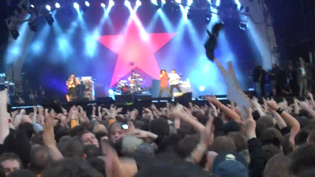Rage Against The Machine 'Bombtrack' Live Finsbury Park 