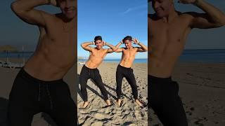 Gemelos Bailando En La Playa Bailarías Tú También? Ig Caballero.twins