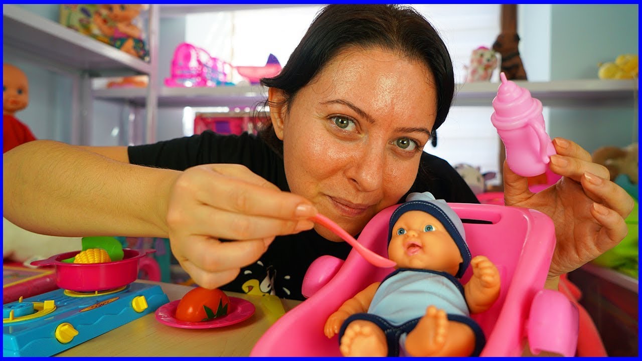 Bebek Bakma Oyunları Oynuyoruz ve Bebeğimize Yemek Bebek Bakma Oyunları Oynuyoruz ve Bebeğimize Yemek