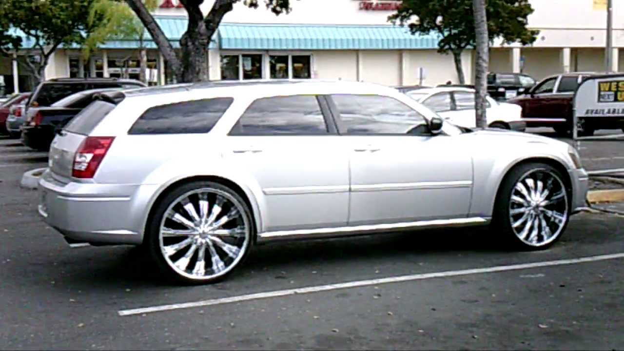 (PiefacePresentWhips)Dodge Magnum On 26's.AVI
