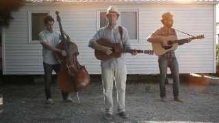 Vídeo musical Josh rouse &amp; the long vacations - Oh, look what the sun did!