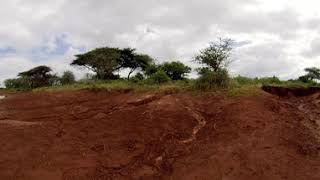 Lolkuniani in 360 - A woman walks to the only water source for the village
