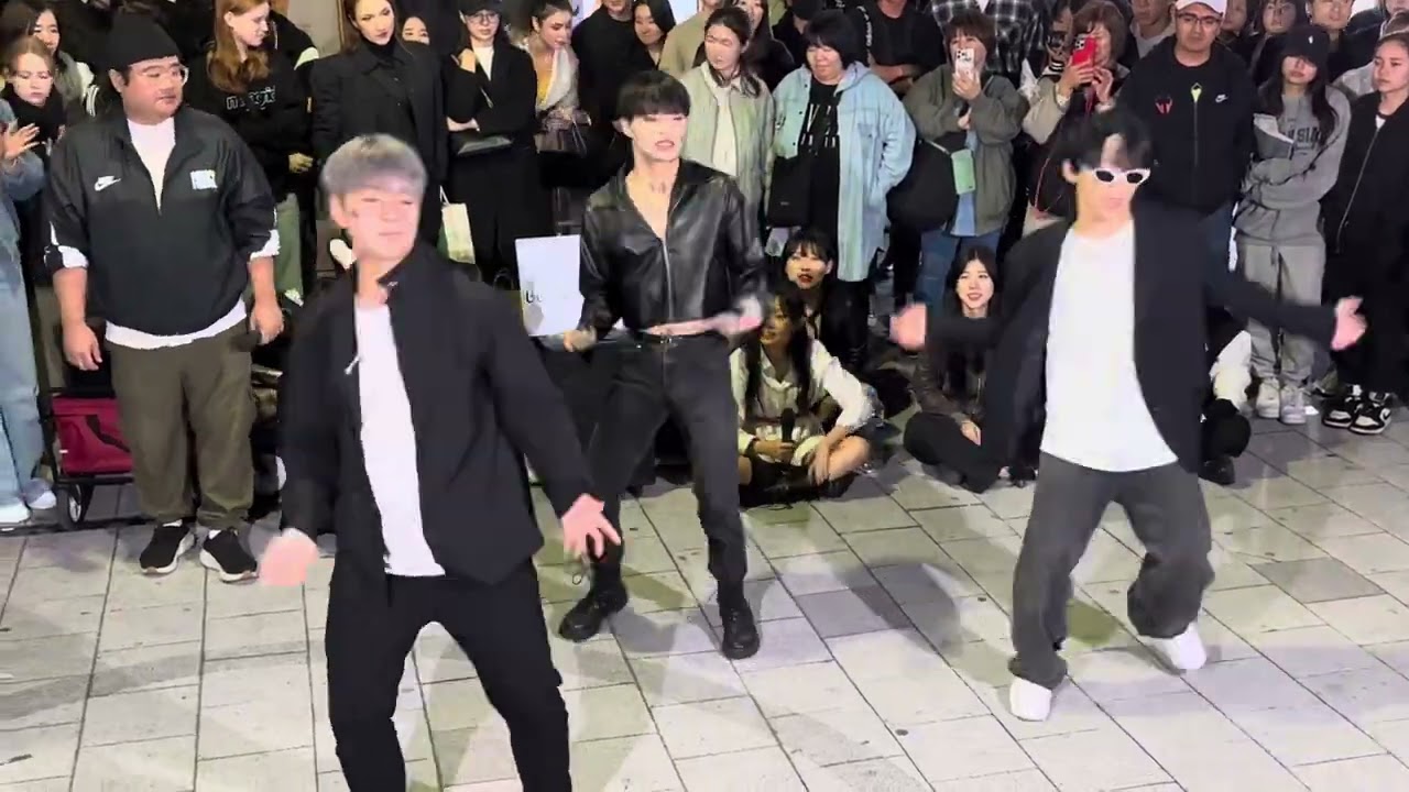 HONGDAE K-POP BUSKING - [BSS] Just Do It