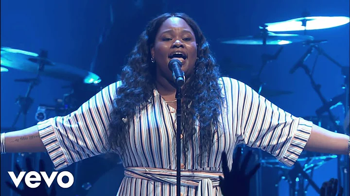 Tasha Cobbs Leonard - Break Every Chain (Live At P...