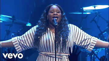 Tasha Cobbs Leonard - Break Every Chain (Live At Passion City Church)