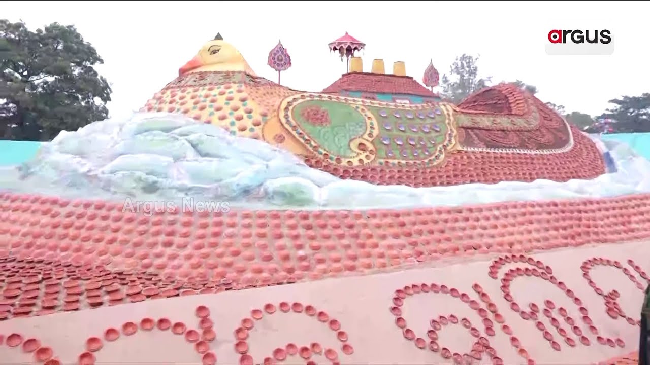 Bali Yatra | Sand artist Sudarshan Pattnaik creates sand art using 25K lamps