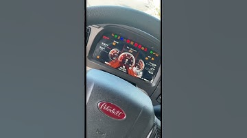 Peterbilt’s cool digital dash #579 #peterbilt #peterbilt579