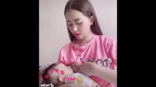 Ibu tunggal yang cantik menyusu di rumah 2022