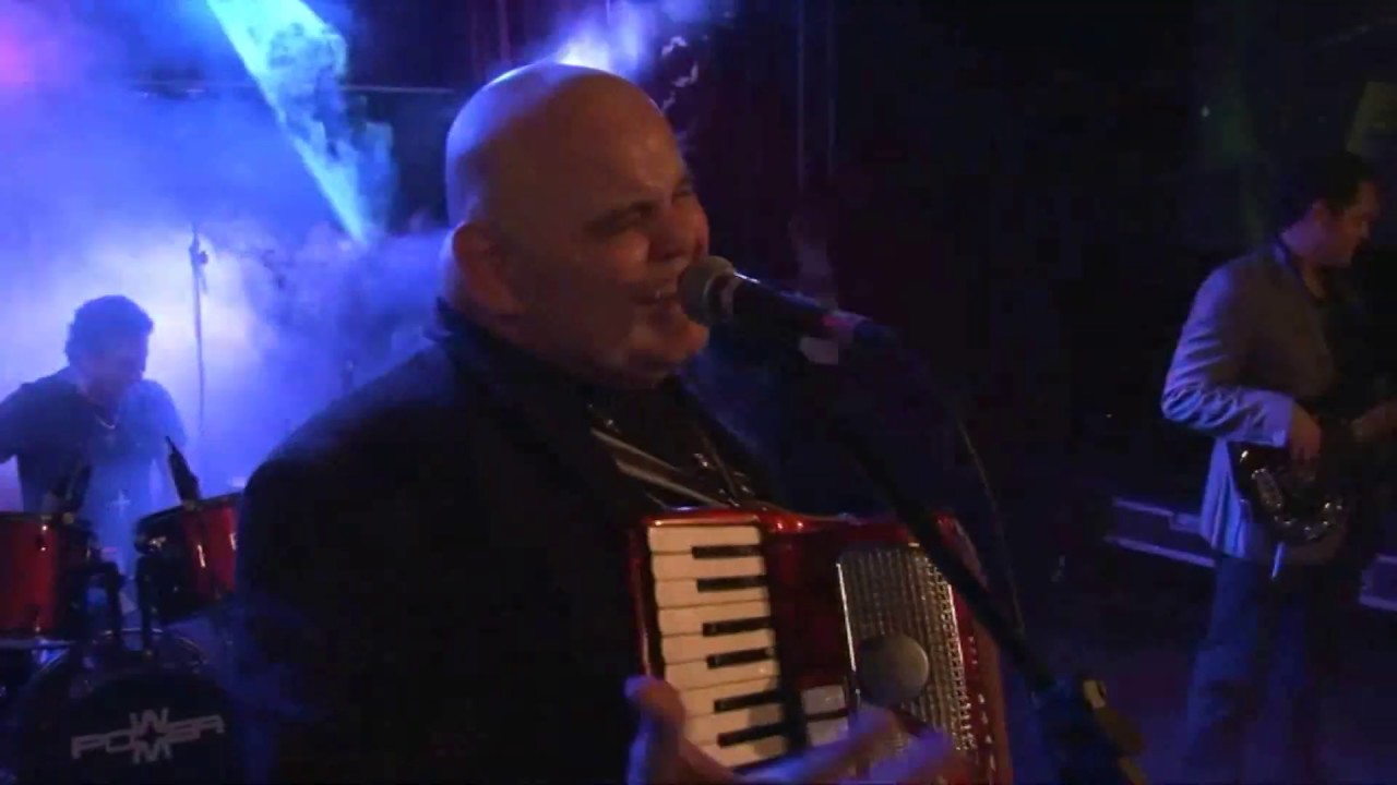 Guardianes del Amor de Arturo Rodríguez - Propiedad Privada "En Vivo" (Video Oficial)