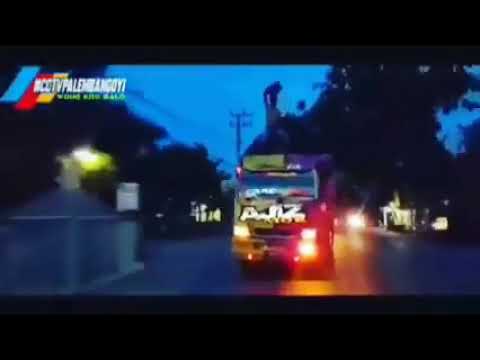 vidio-bagus-buat-story-wa-kekinian-anak-cctv-/-truk-mania-#75-|-truk-ajiz-oleng-parah-!!