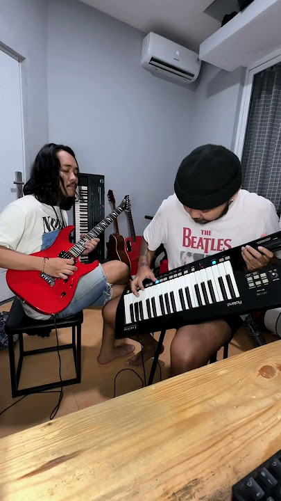 Canon Rock Guitar Vs Keytar