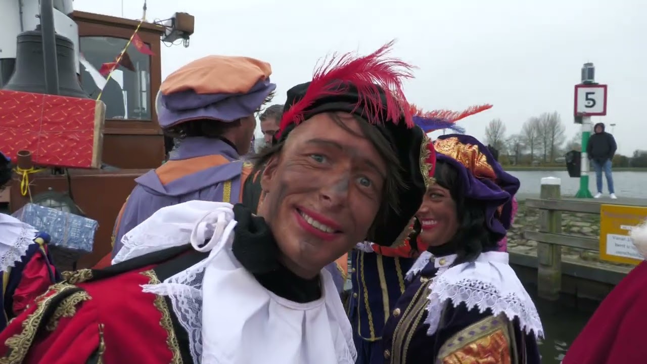 24 11 16 Intocht Sinterklaas in Eemdijk en Bunschoten-Spakenburg
