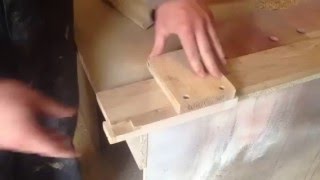 Изготовление шипов ручным фрейзером. Production of tenon joinery hand router.