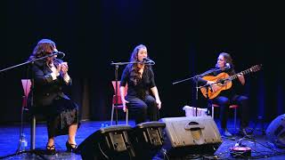 Anna Colom y Ana Brenes (cante) & Isabel Laudenbach (guitarra) - Tangos