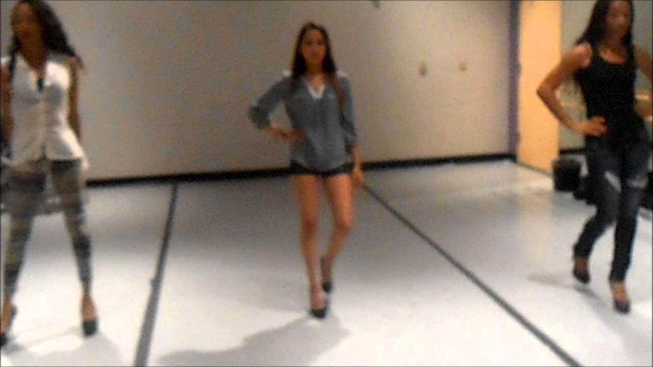 FASHION SHOW RESHEARSAL 