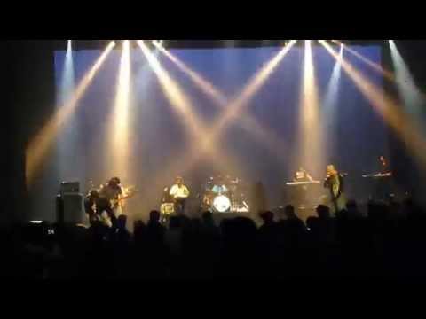 Vishal and Shekharin Singapore Dhan Te NanKaminey
